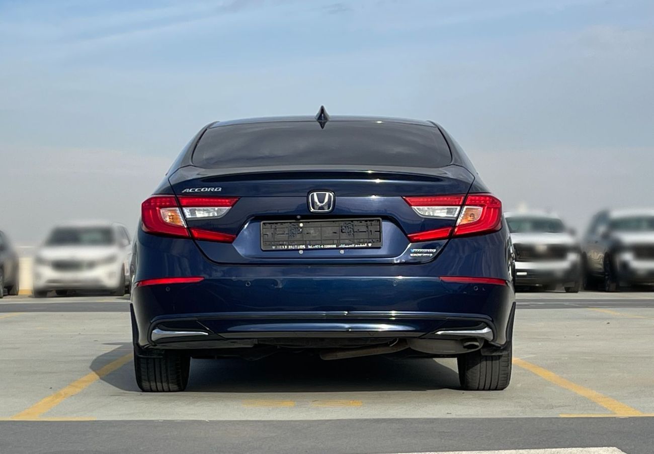 Back view of Honda Accord (Luxury Sedan)