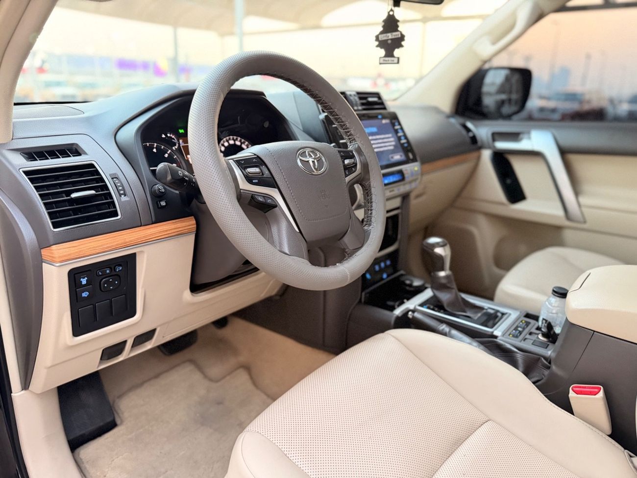 Steering / dashboard of Toyota Land Cruiser Prado (Luxury SUV)